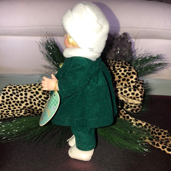 BARBARA LEE PORCELAIN 9”T - Picture 4 of 6